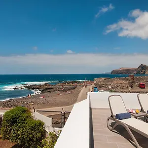 agaete-beach-rental-at-volcanic-natural-pools.in-canary-islands.com/